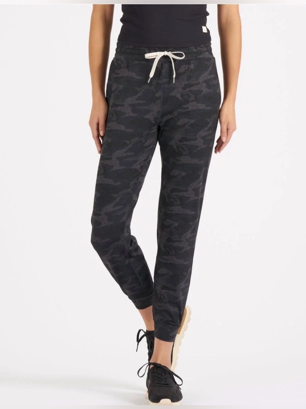 Vuori Performance Joggers S Black Camo DreamKnit 28” Inseam Athleisure Casual